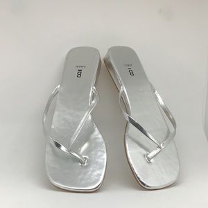 Bakers Silver Flip Flops Like New size 9